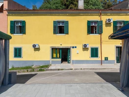 Apartmani Ella Рабац Екстериор снимка