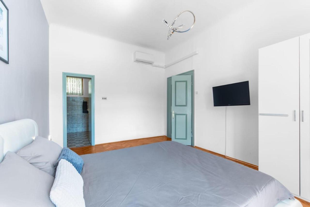Apartmani Ella Рабац Екстериор снимка