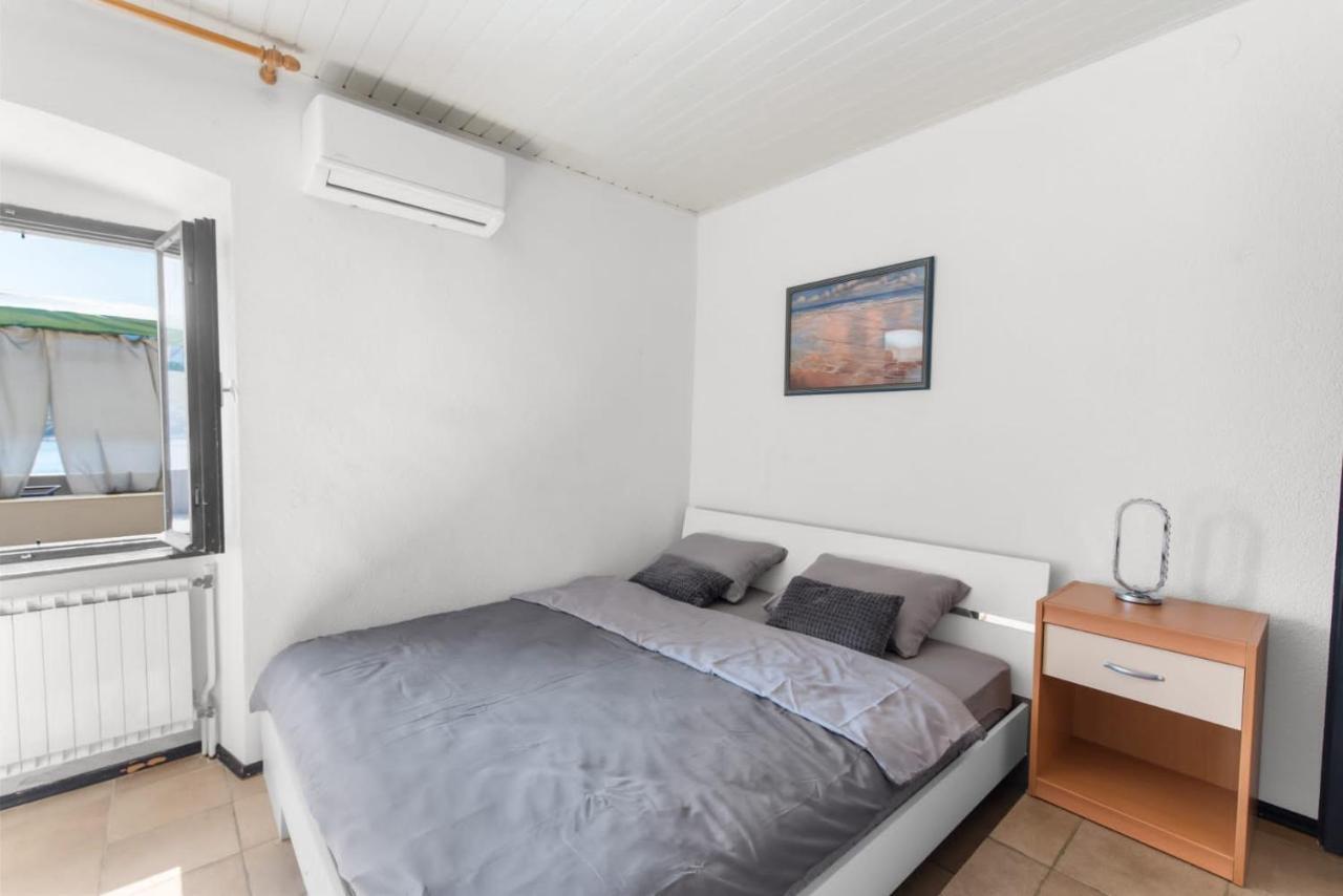 Apartmani Ella Рабац Екстериор снимка